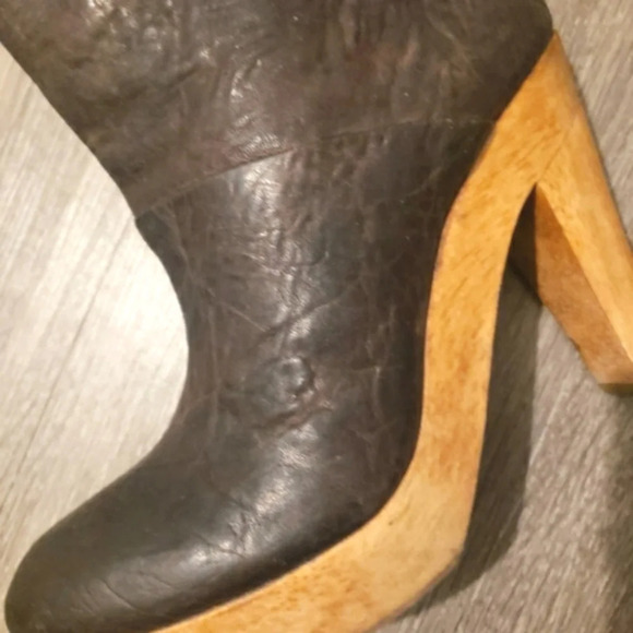 Theory Boots Women's Size 8.5 Dark Brown Textured Leather Wooden Heel - Picture 7 of 10